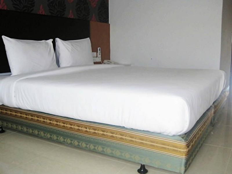 Orange Grand Hotel Ban Khlong Phruan Экстерьер фото